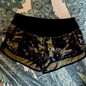 LULULEMON Camo Shorts | 10